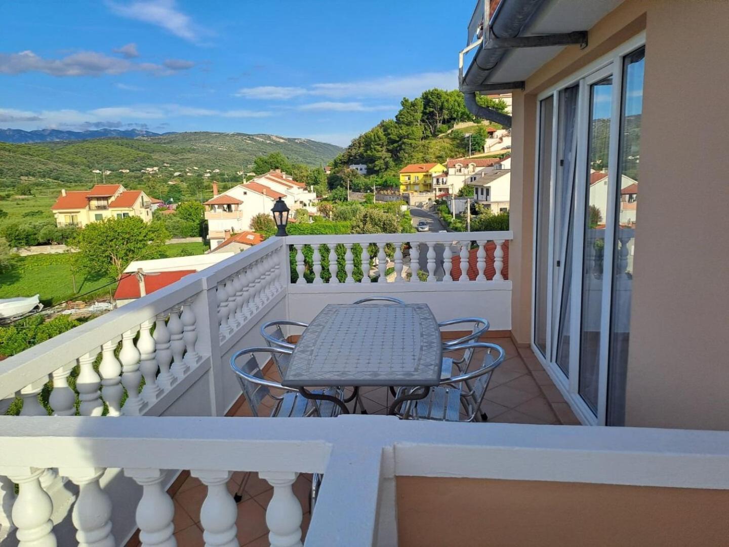 Apartments Mig - With Beautiful Garden Supetarska Draga Buitenkant foto
