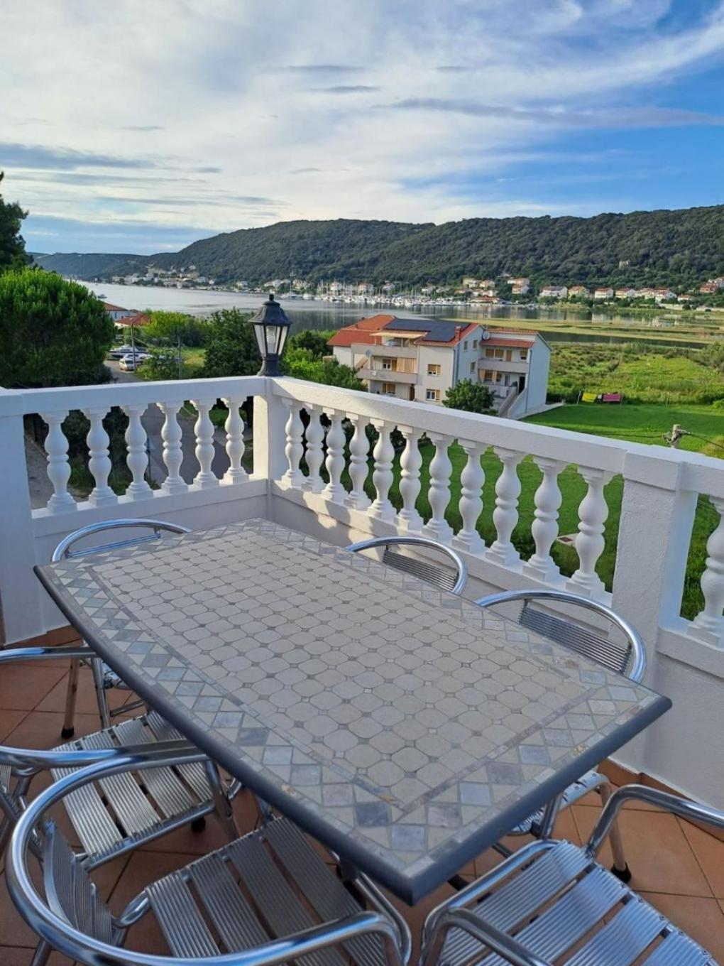 Apartments Mig - With Beautiful Garden Supetarska Draga Buitenkant foto