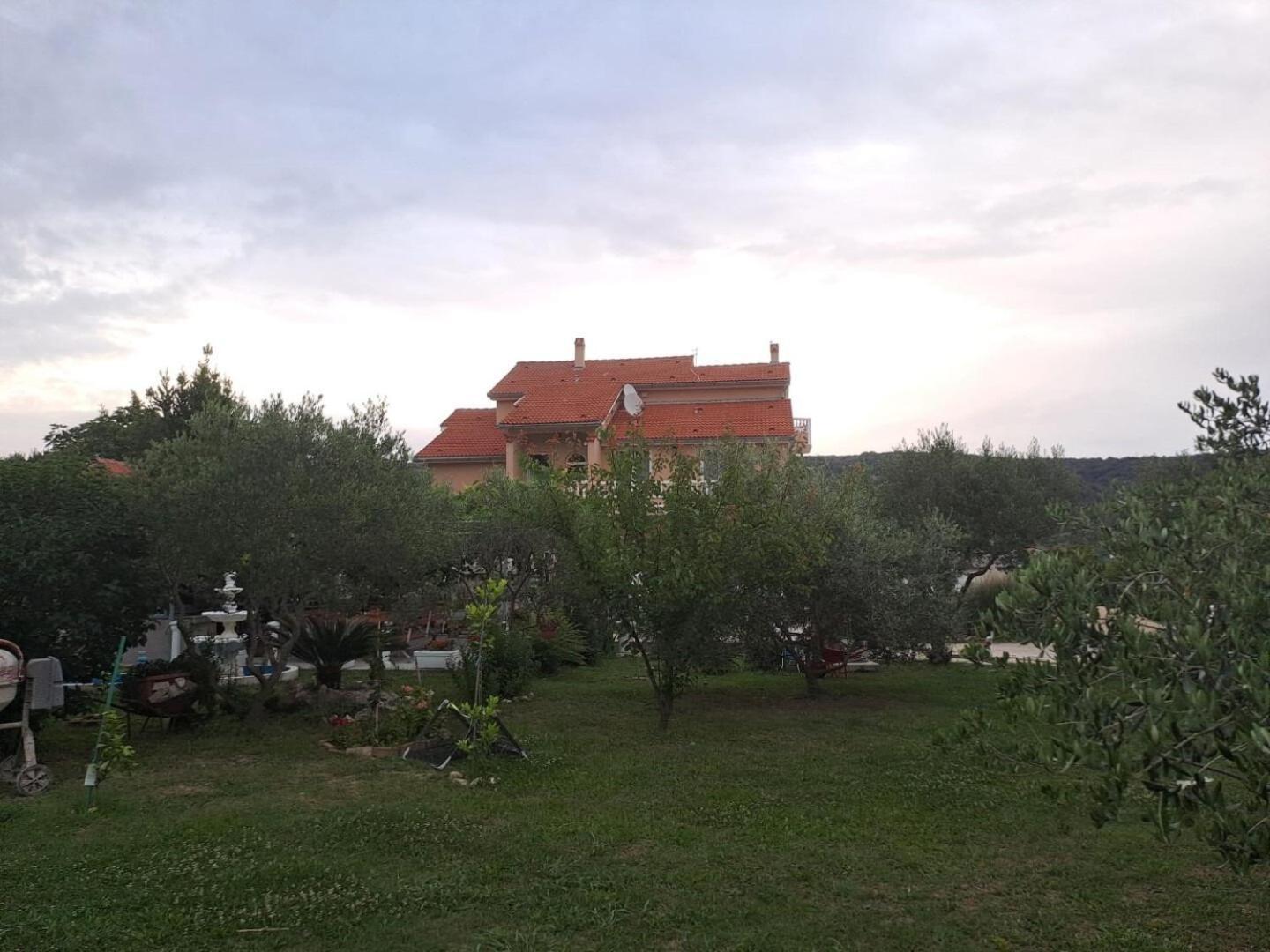 Apartments Mig - With Beautiful Garden Supetarska Draga Buitenkant foto